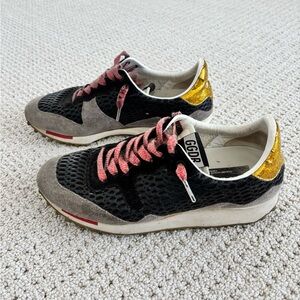 Golden Goose Deluxe Brand Black and Gold Sneakers Sz 39 (9)